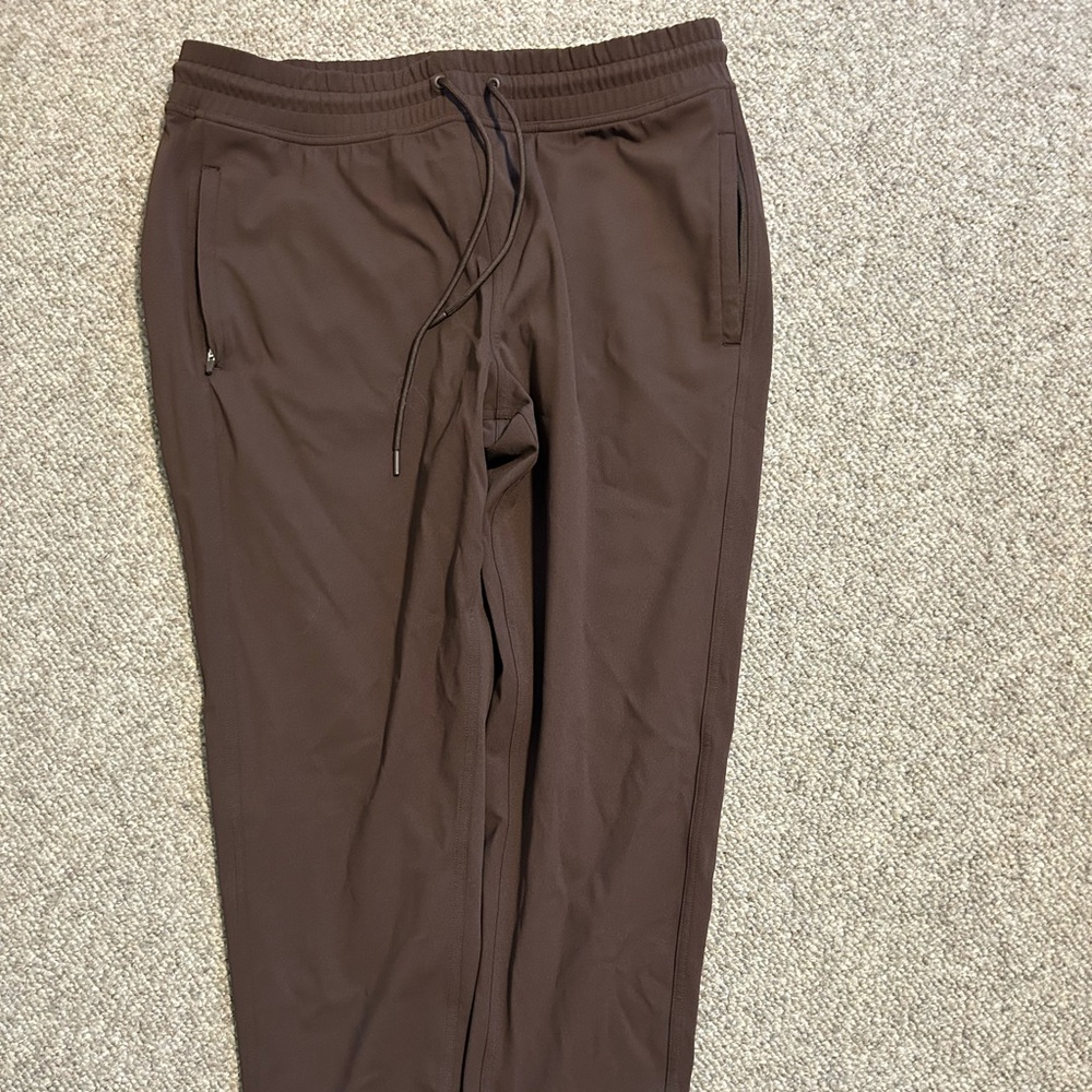 Woman’s Tna Action Jogger Size L